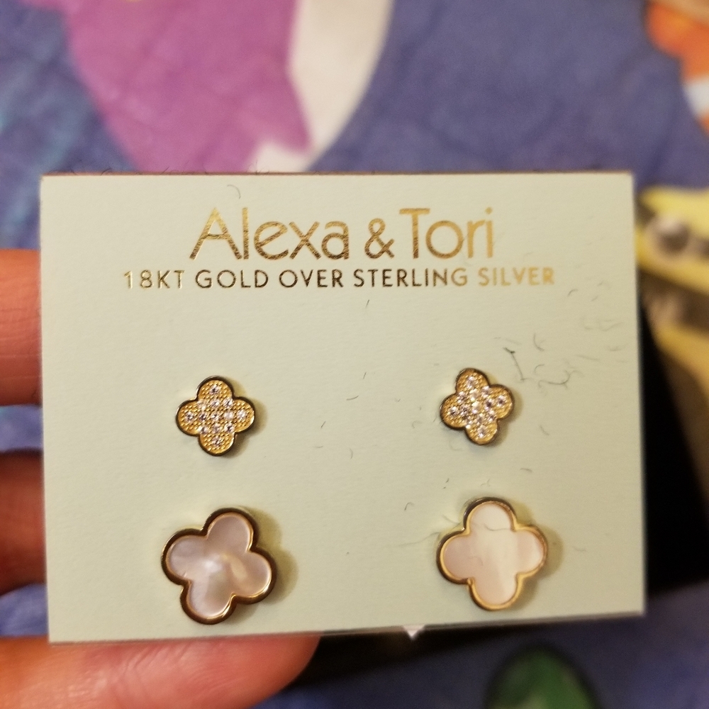Alexa & Tori earrings x 2 clover mother of pearl